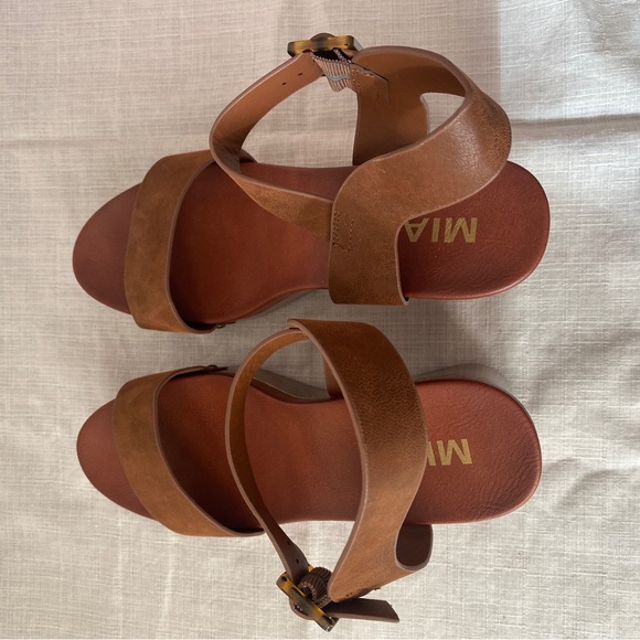 MIA Brown Leather wedge sandals, Size 9 - Picture 4 of 5